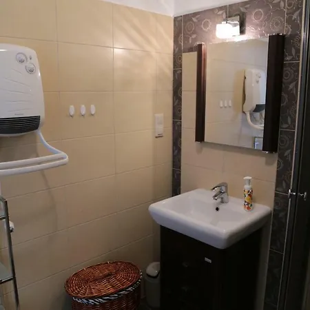 アパート Ams A12 レバル